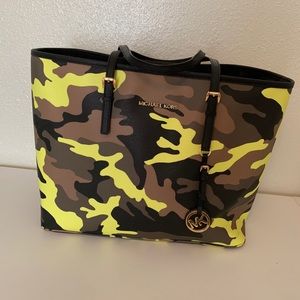Green camo Michael Kors tote